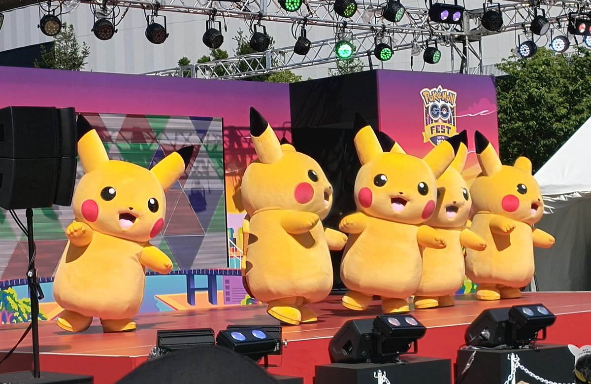 Ra_Sen_Oh's tweet photo. 昨日のピカチュウちゃんたち可愛すぎる
やばいでしょこれ https://t.co/7lkdUjqWQ4