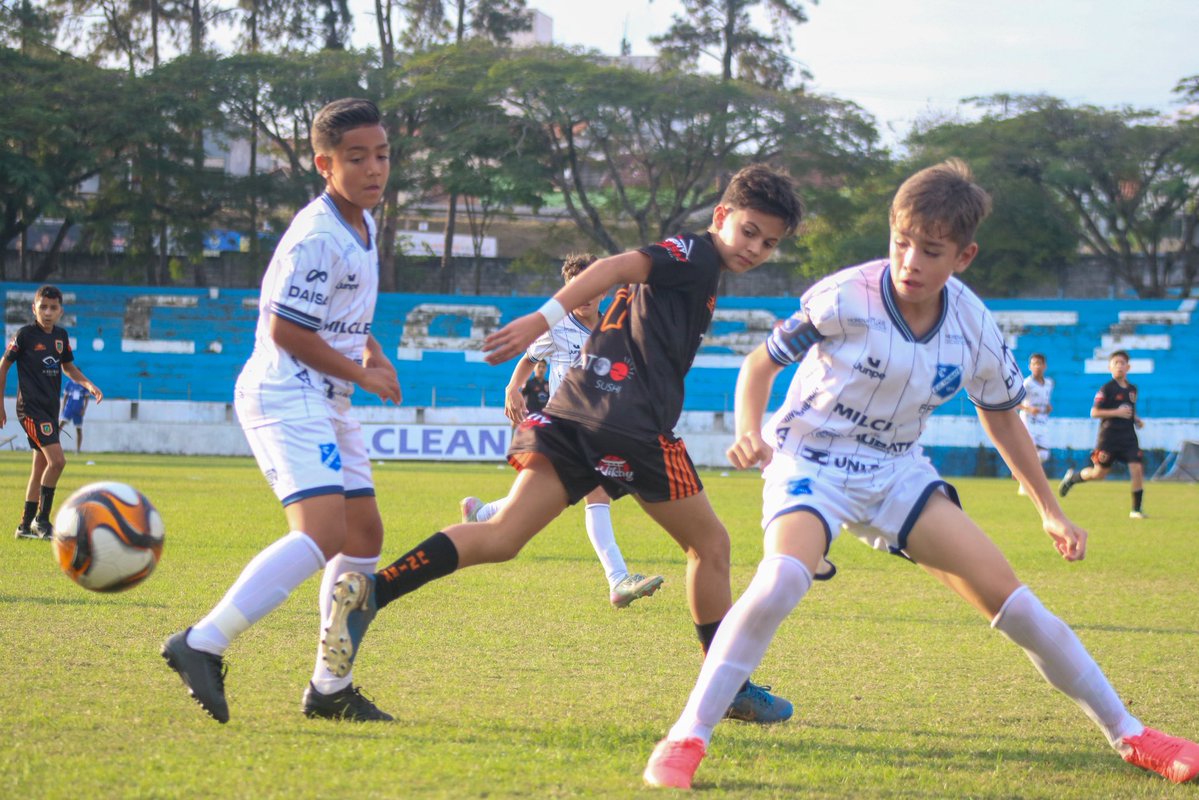 ectaubate's tweet photo. O Esporte Clube Taubaté enfrentou o Manthiqueira nas categorias Sub11 e Sub12 pelo Campeonato Paulista. https://t.co/YtEpRzepre