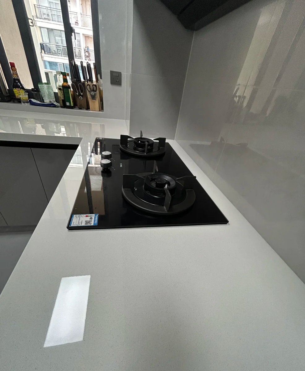 TheTweetJunkie's tweet photo. Just spent 20 mins wiping down the kitchen counters and now they’re so shiny, I can see my coffee-stained face in them https://t.co/OQQ6HYx8Nz