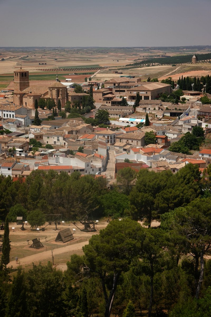 Retratosviaje's tweet photo. ¿Conoces el castillo de Belmonte? Pues ojo, que se viene planazo: el 13 y 14 de junio puedes recorrerlo de la mano de la mismísima Eugenia de Montijo. Apunta esta recreación histórica porque nosotros hemos visto un adelanto y promete 😉

@c_Belmonte https://t.co/VzghTRJxfU