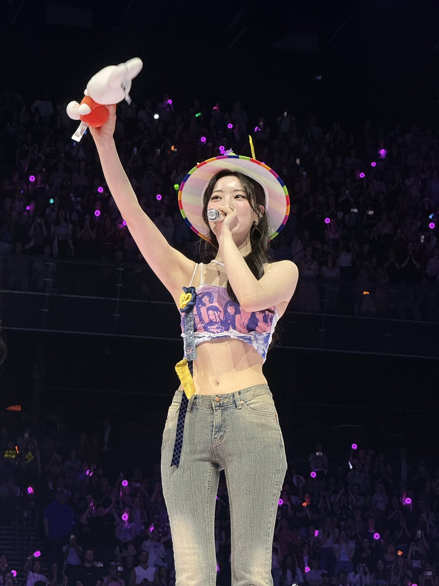 Benett_t's tweet photo. Baby looking so happy 🥹❤️
.
.
.
.
.
#TWICE_THIS_IS_FOR_WORLD_TOUR_IN_Amsterdam #DAHYUN #TWICE https://t.co/gpHkuCohqz