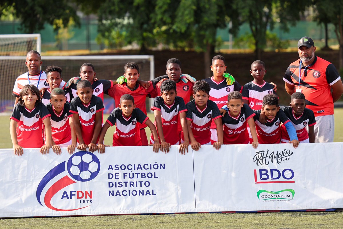 afdndo's tweet photo. Partido Intercampeones ⚽️🏆✨

AFDN 🆚 Asociación de Fútbol de Espaillat https://t.co/D7ILo3zIQz