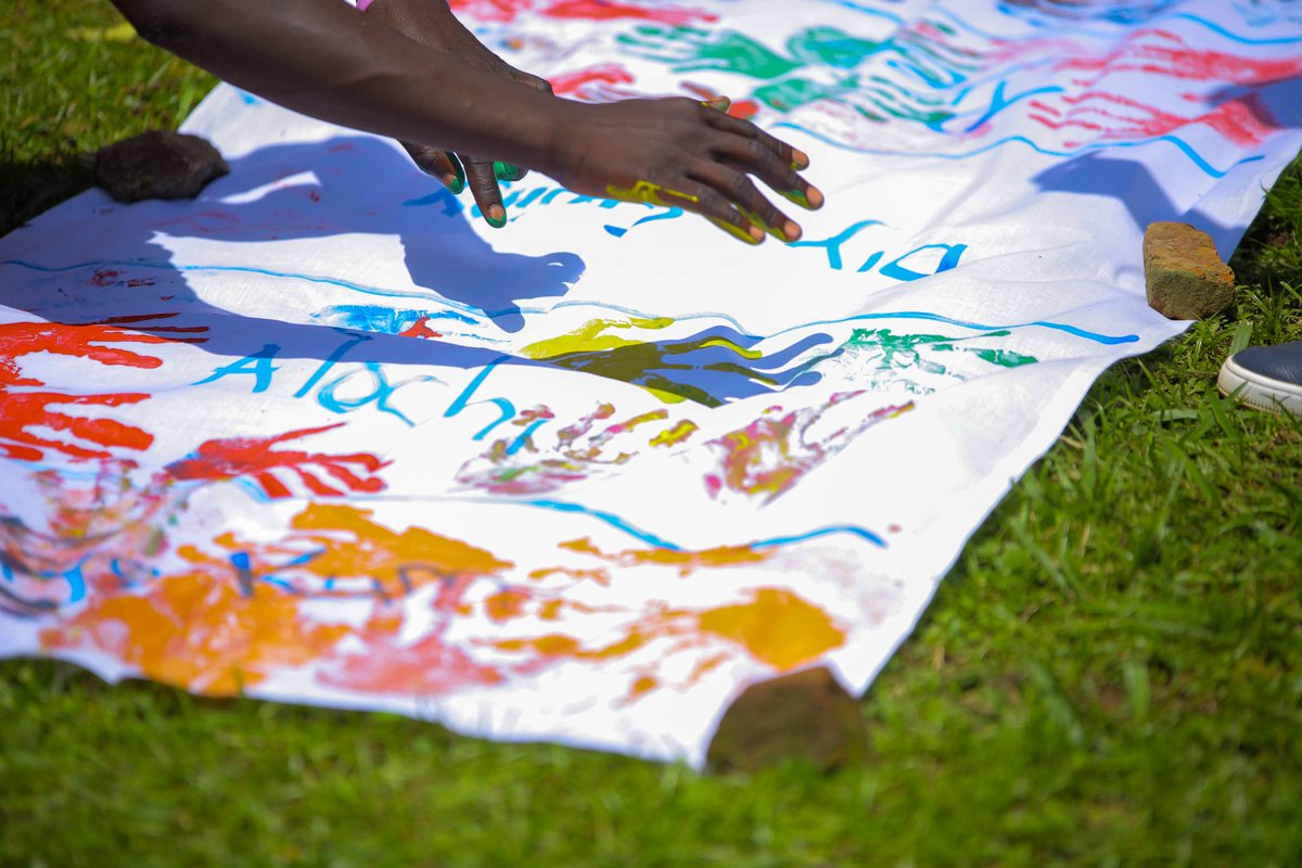SoniaNabetaFDN's tweet photo. WE WERE HERE. Handprints and signatures, and a canvas full of warriors. Proof that every Warrior adds something to the places and people they touch. 💜 #T1DAfrica #TogetherWeCan #SNF #T1D #Type1Diabetes #TypeOneNation #T1DWarriors https://t.co/CbDFE9aR6z