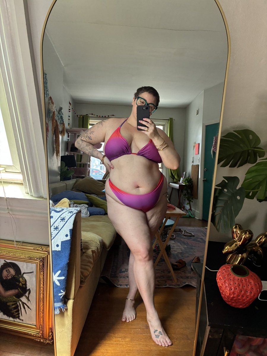 taylorehayes's tweet photo. I’ll always wear bikinis idc https://t.co/VtnGUFjqGt
