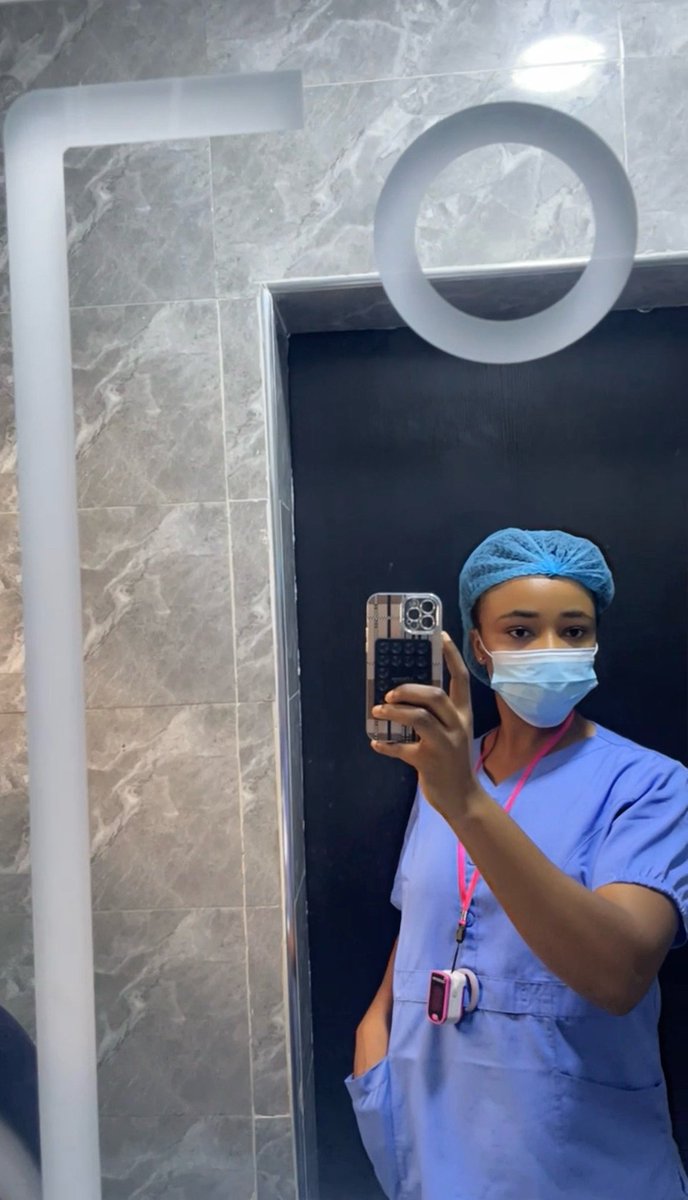dorisjay6's tweet photo. Scrubs on, goals set 💉💙🩷
#nursing #रोटीकपड़ा_चिकित्सा_शिक्षामकान # https://t.co/qksNbrmOgQ