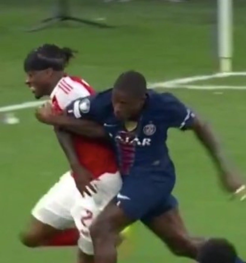 GregSamba's tweet photo. @TheRealJamieKay Nope…. https://t.co/gU07kyUwlq