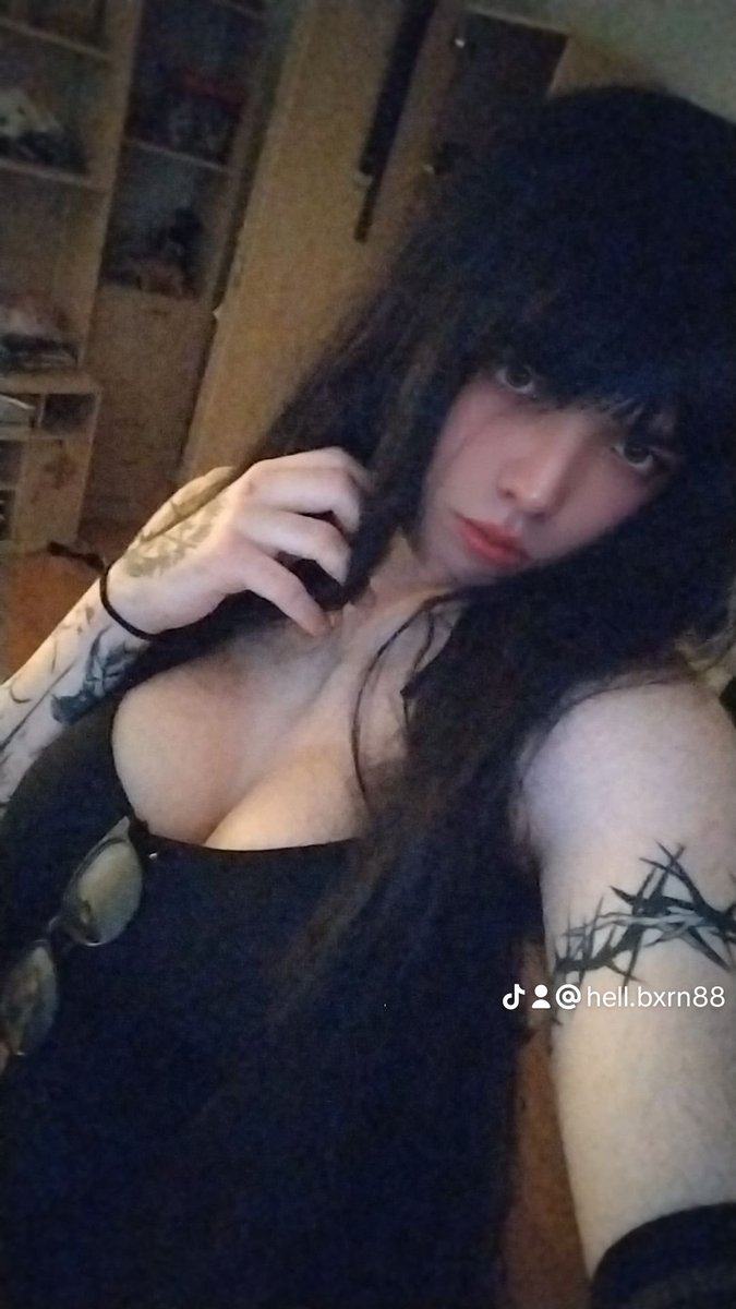 hell_bxrn tweet picture