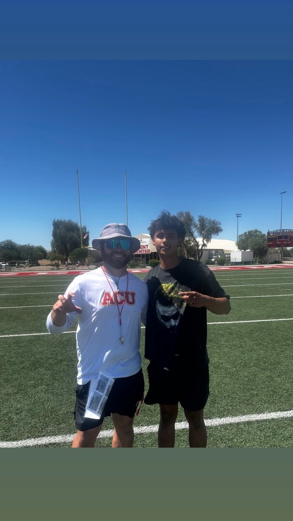 VFiantaca's tweet photo. Had a amazing time at the ACU camp today ! Thank you @coachw_chambers for the invite out ! And @drewmaddox8 for the coaching

@LHHS_FB @N_W_Sports https://t.co/HVhU9EE5yS