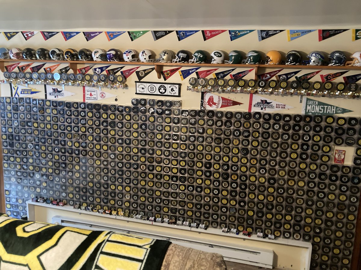 PuckmanRI's tweet photo. Found out today that the puck wall lost another member this week. Forbes Kennedy, who played for the #nhlbruins for four seasons from 1962-66, passed away on May 25 at the age of 90. Overall, Kennedy played for 5 teams in a career that spanned 12 seasons. https://t.co/1qZ2qK3XUx