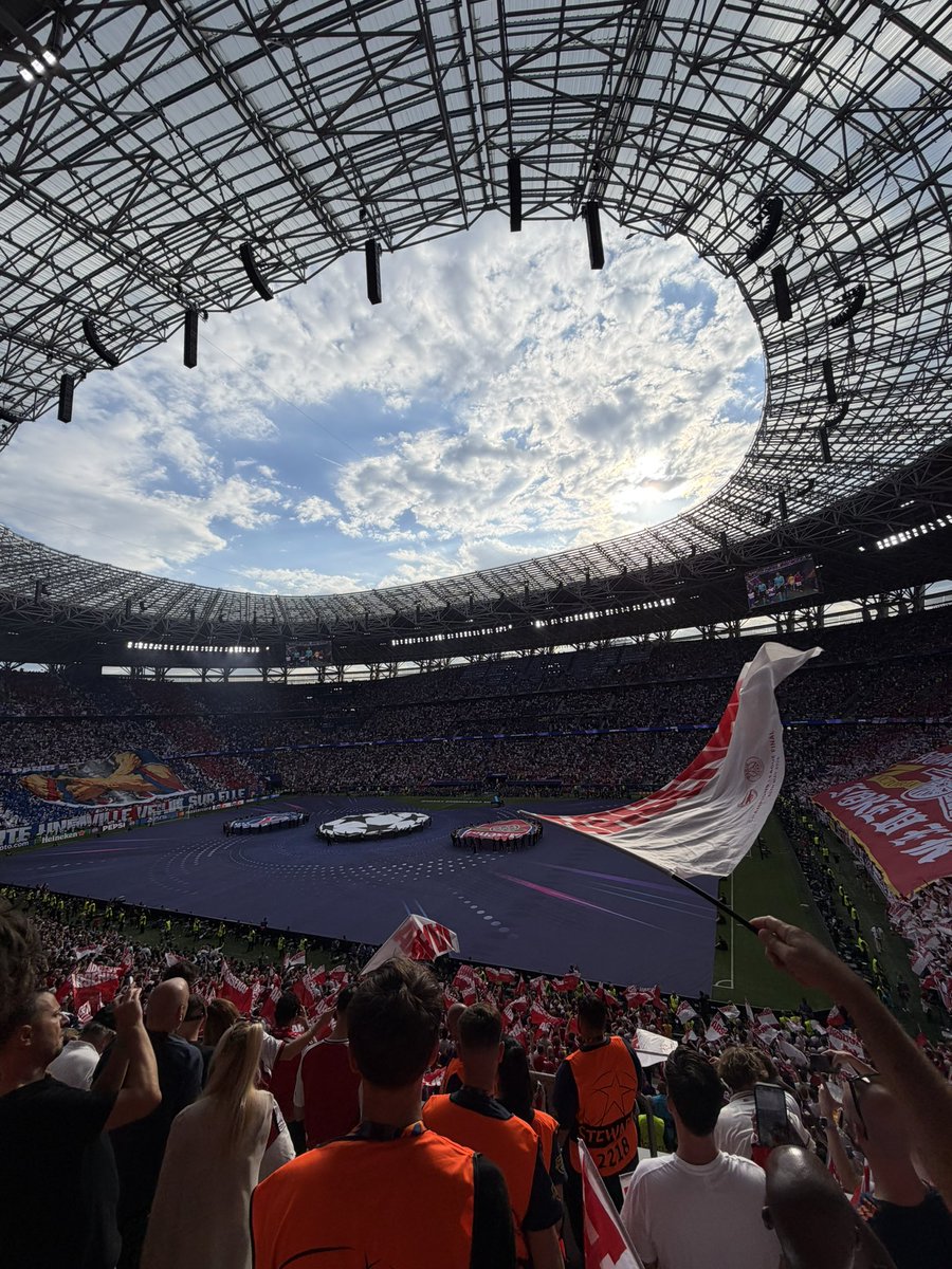 ClockendAM's tweet photo. Ucl final https://t.co/NRAI5QI8vo