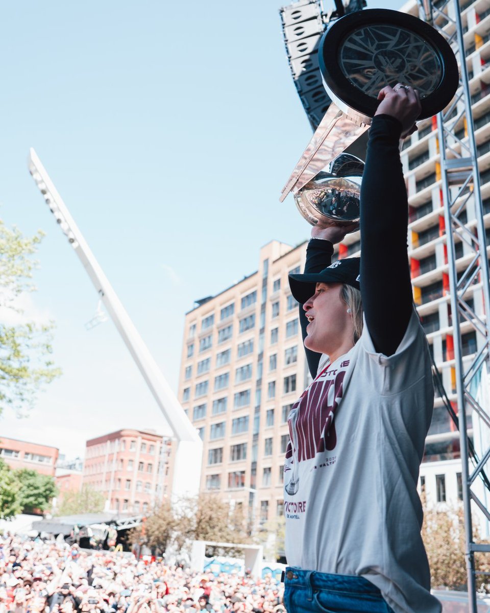 thepwhlofficial's tweet photo. THE VIEW FROM THE TOP 🏆

The Walter Cup, handcrafted by @TiffanyAndCo. https://t.co/c14KHpnjid