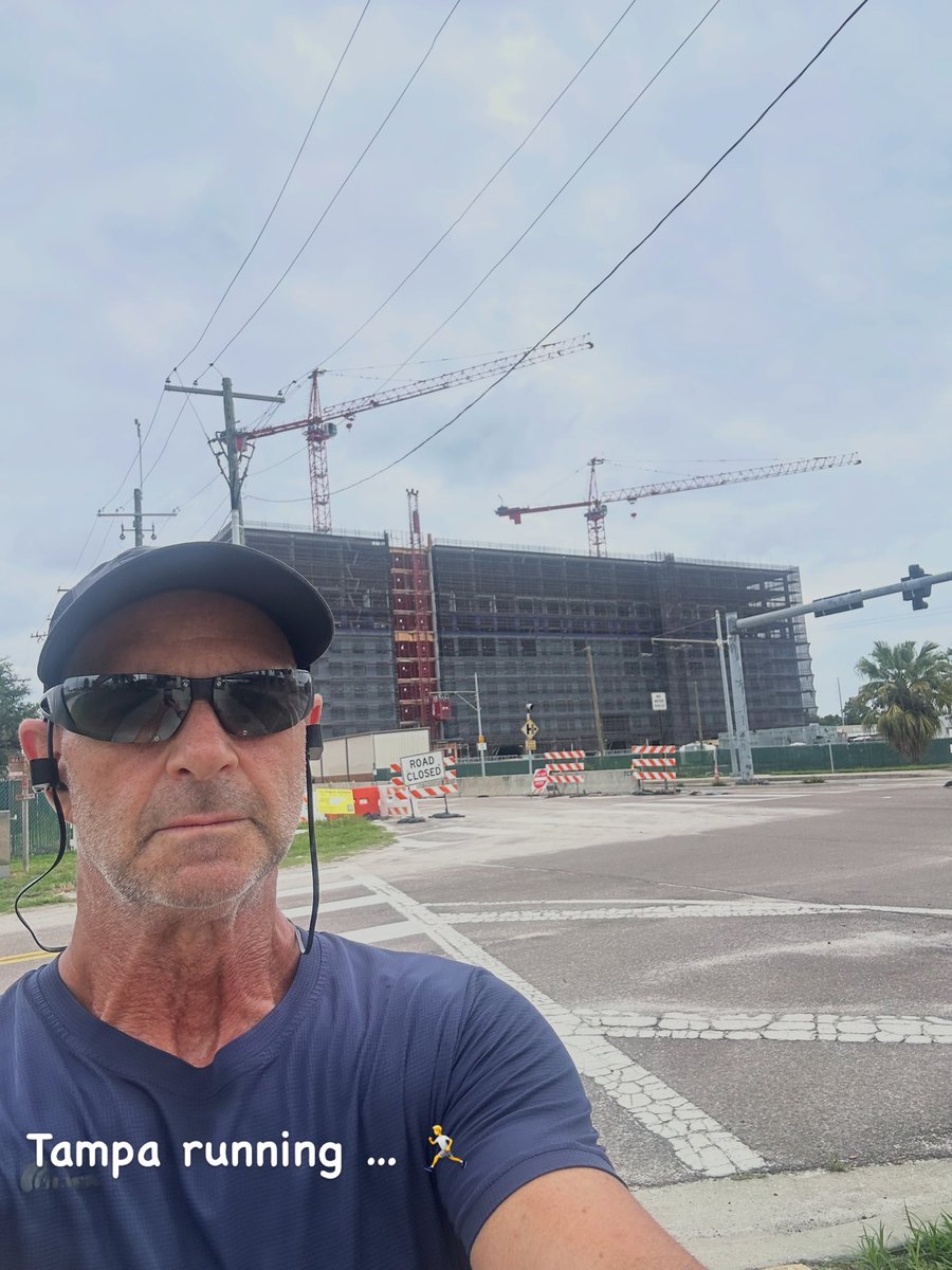 RondoFit60's tweet photo. 3.4 miles 🏃‍♂️✔️ Ran a 9:20 pace and felt pretty good. At 60, I still enjoy pushing myself and seeing what I’m capable of. The competitive drive is still there. https://t.co/qbjNPtIwwC