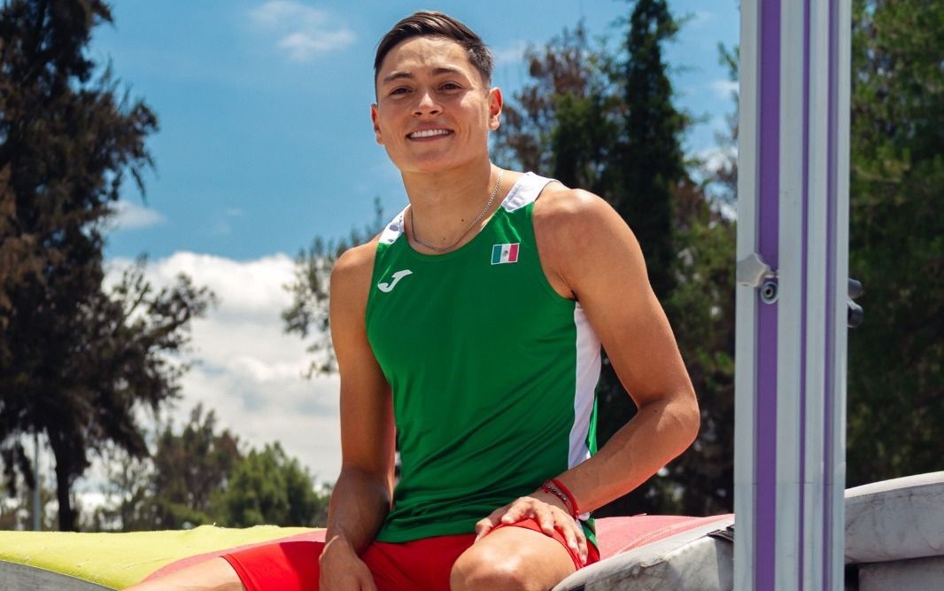 SportsQro's tweet photo. Portillo abre temporada outdoor como campeón  🥇

🇲🇽 Se alista para debutar en la Diamond League el próximo 4 de junio en Italia
https://t.co/R3BToTAuo6 https://t.co/ZsYjVmd9FO