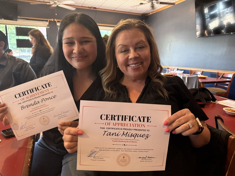 JulieCroy11's tweet photo. Congratulations to Mrs. Ponce for completing the Teacher Residency program. Thank you Mrs. Misquez's for being an outstanding teacher mentor! #lvpride #weareBUSD https://t.co/WCS9BytAzx