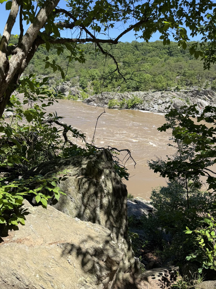 Simpson_PatB's tweet photo. Perfect day for a hike at Great Falls Park in Virginia! https://t.co/gu4BLgm7zS