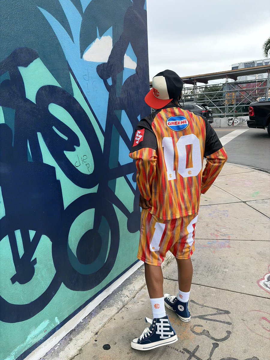 Real1Wavey's tweet photo. I OUT CHA  #WAVEY #YTN 🏄🏽‍♂️ https://t.co/t1rrpoZ8op