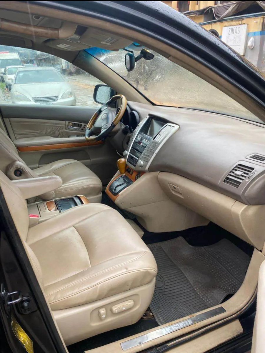BrightDigitalW's tweet photo. Lexus RX330 2006
💯 Super Clean 
💯 First Body 
💯 Ac Chiling
💯 Clean Interior
💯 Untouched engine &amp; gear
Price: 6M
Location: Akute
Settlement: 200k
Phone: 07061641802 https://t.co/niRHTCo1Te