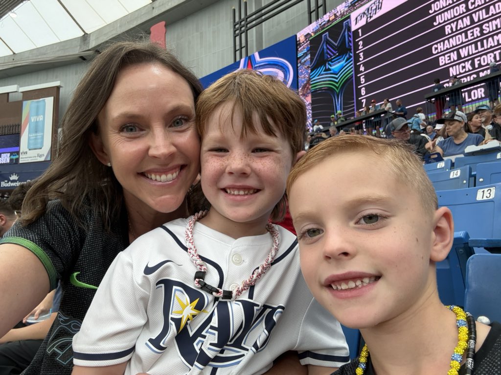 megan0625's tweet photo. Ready for some baseball and a little singing!!! @RaysBaseball @coleswindell https://t.co/l3UG6xxVjL