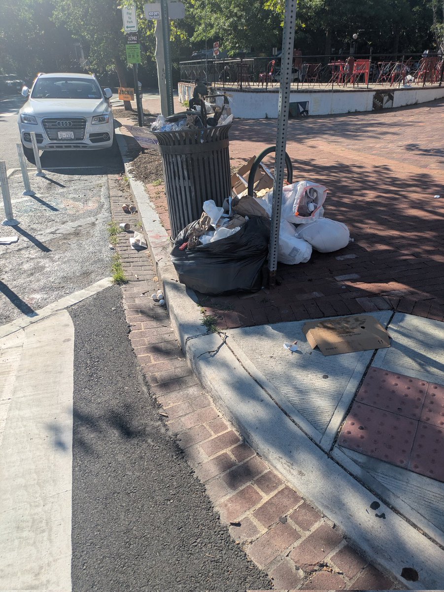 CarProblems3's tweet photo. @311DCgov @DCDPW there's a giant pile of trash on Lamont Street NW at Mount Pleasant Street NW https://t.co/Hi69pEP924