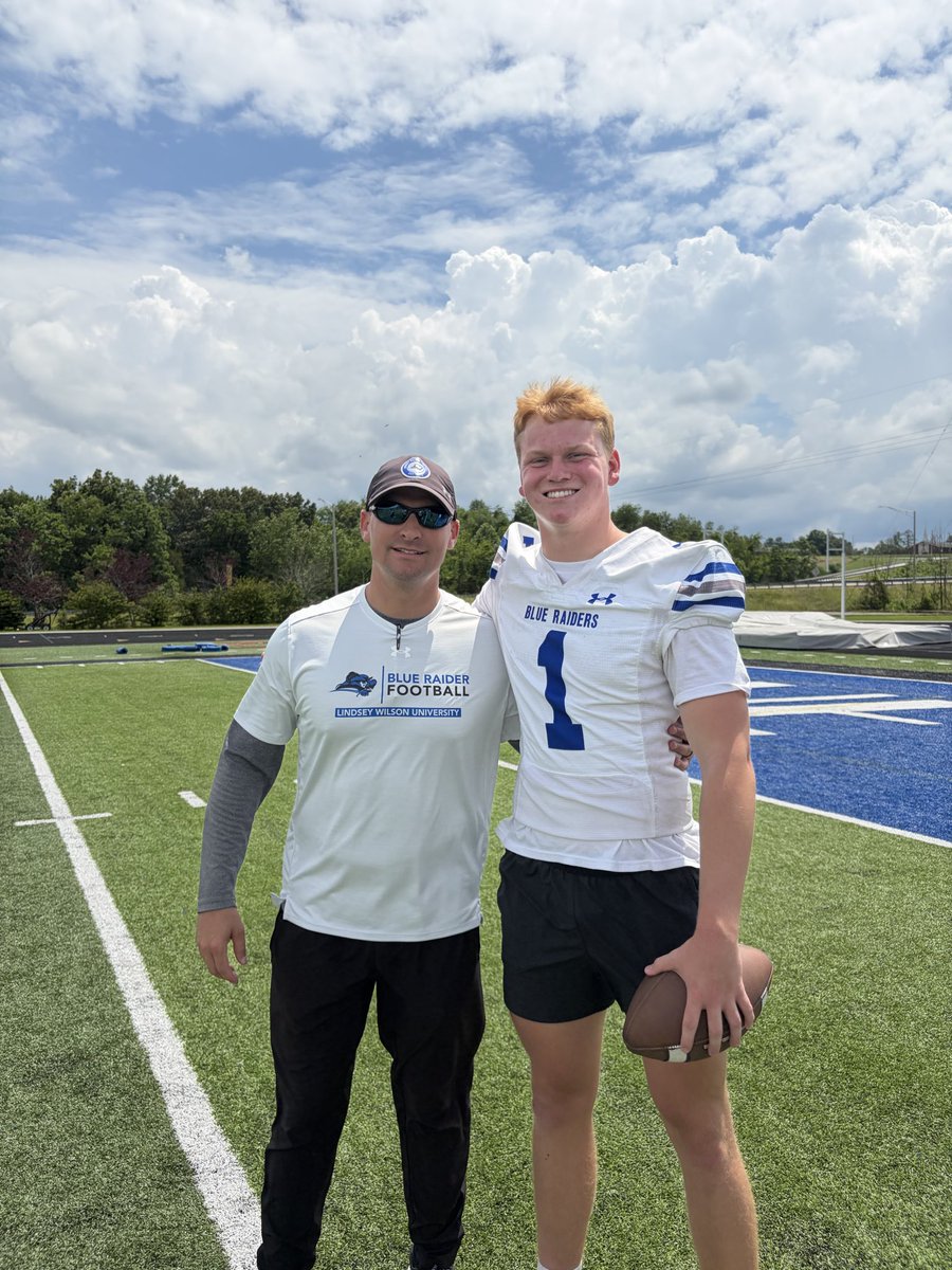M_Briedwell8's tweet photo. Had a great time today at camp with @LWUfootball! Thanks for the invite @Coach_CotterLWU @CoachBright11 @CoachKleckler @CClakerfootball @Coach_CobyLewis https://t.co/HHtIRnT0bb