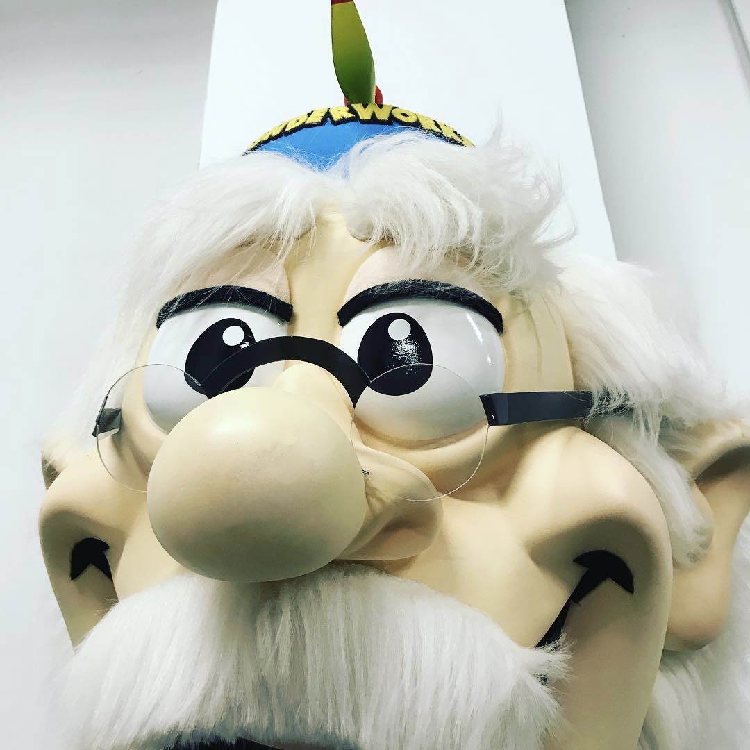 WonderWorksORL's tweet photo. HELLO, it's me, Professor Wonder!!! ⚛️🧪🥽 I've taken over the WonderWorks social media accounts (🤫) because I need to ask you an important question FOR SCIENCE...do you think there are more wheels or doors in the world? Lmk.

Scientifically,
Professor Wonder
✍(◔◡◔) https://t.co/R6dfoqzDKA