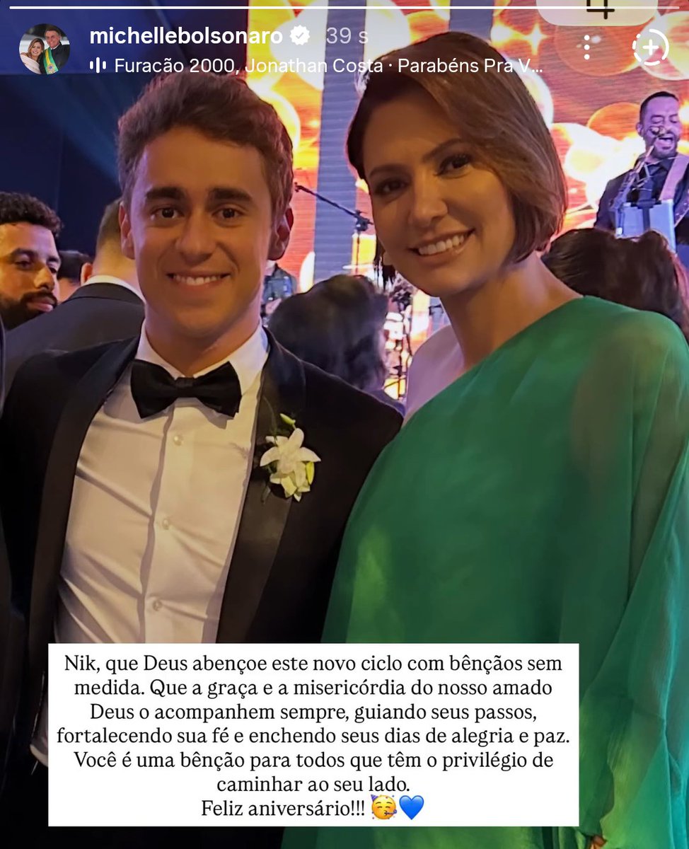 KarllaFabi's tweet photo. A prioridade dela é o Nik vigarista. Coitado do Bolsonaro...que situação desagradável. Pq ela não separa logo? https://t.co/fhUeSikFYb