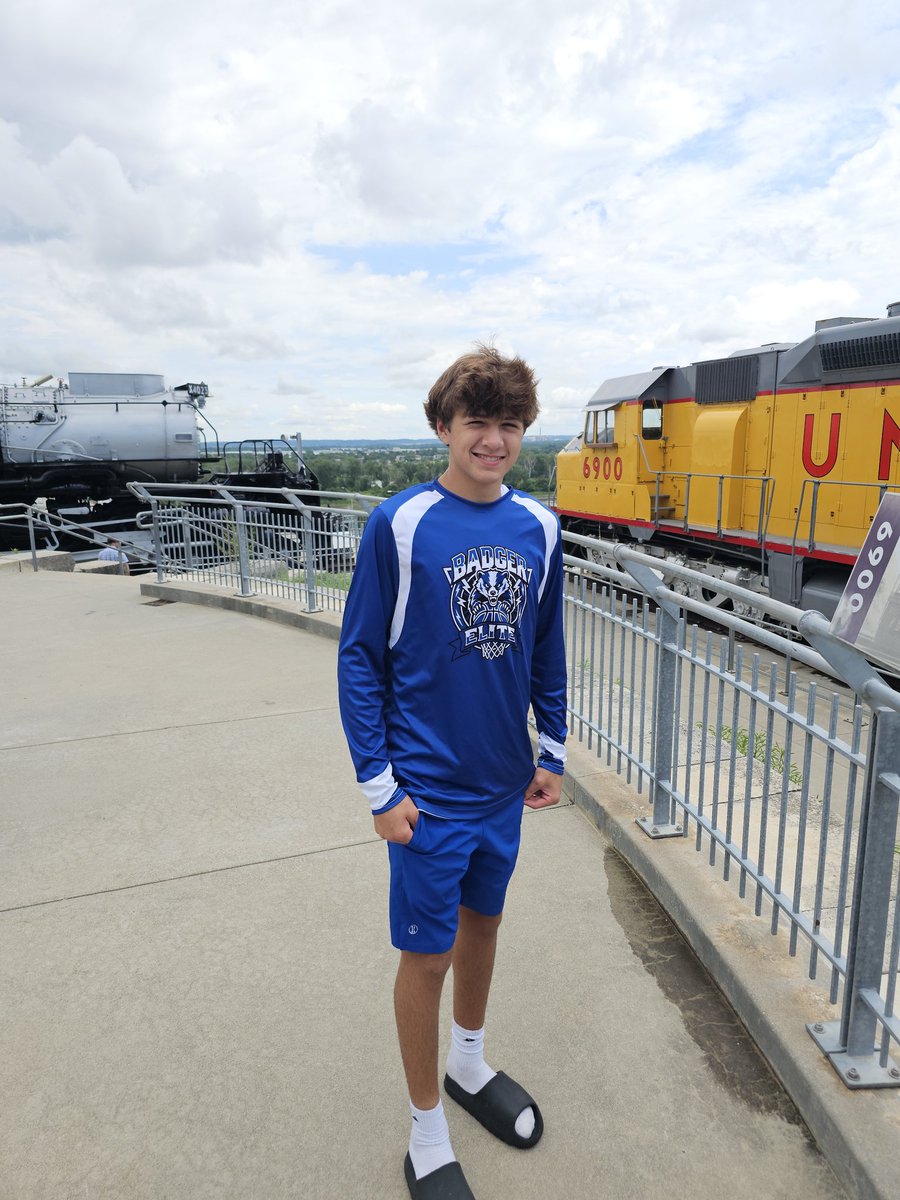 futthewuck's tweet photo. @Astro_Clay My grandson and I were with 4023 &amp; 6900 today! https://t.co/955T8Sg40G