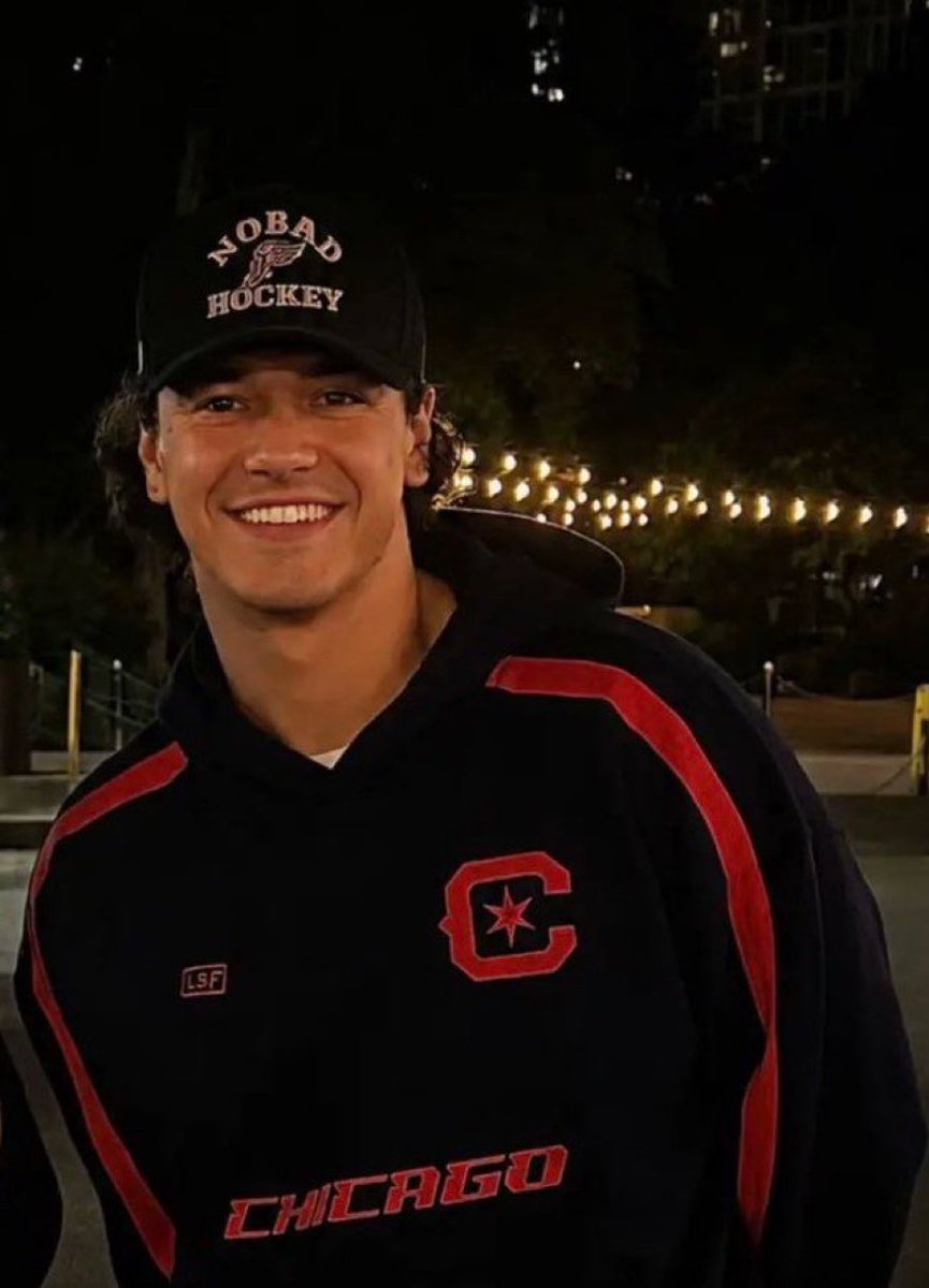 comentsaly's tweet photo. que inferno de homem lindoooooo https://t.co/vhMxsoXHwU