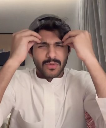 4lilui's tweet photo. لا بسسس قاعد يقولهم ان العجمي مايقدر يسافر https://t.co/rbKaKmXL2h