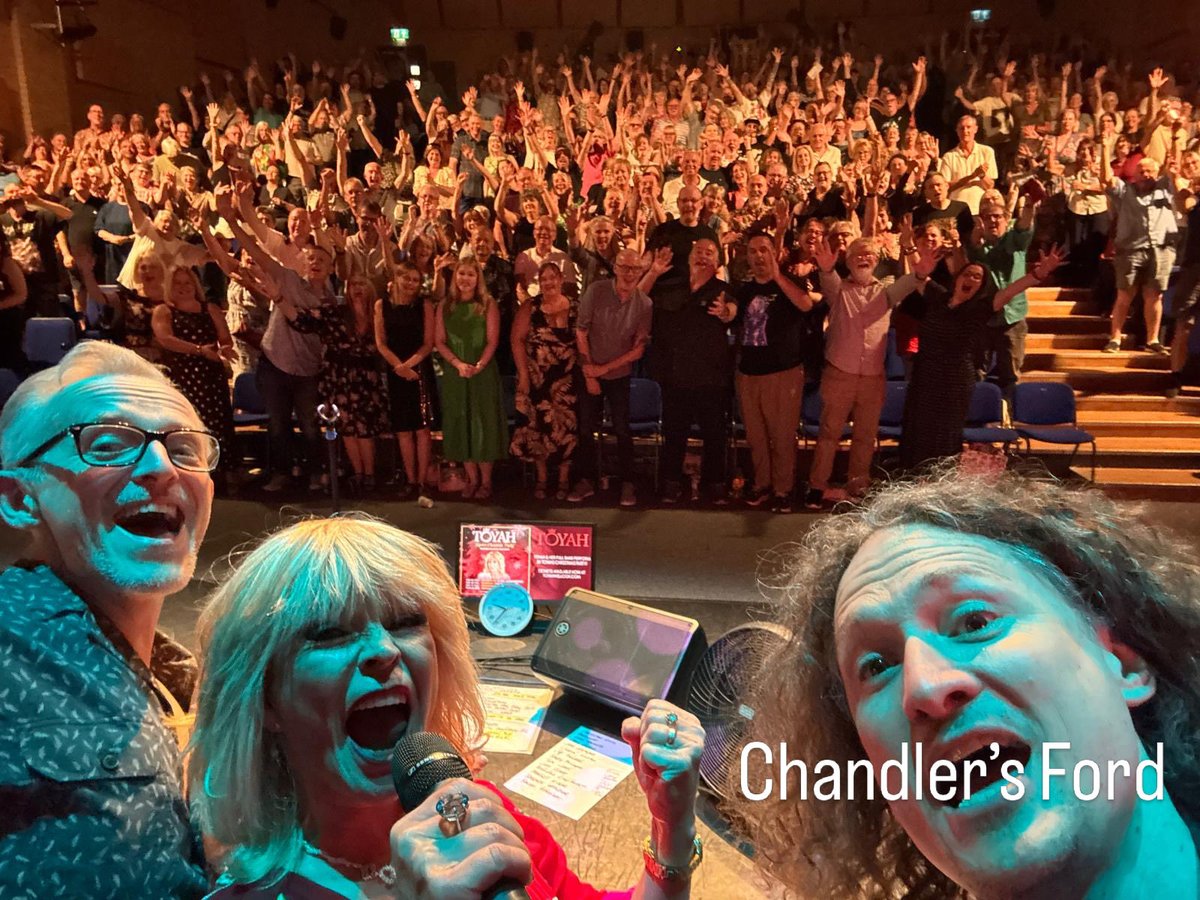 toyahofficial's tweet photo. Chandlers Ford, you were EPIC! Thank you for coming out! Greenwich we will see you tommorow! @awaywithmedia #songsandstories #toyah https://t.co/jxbI373yI9