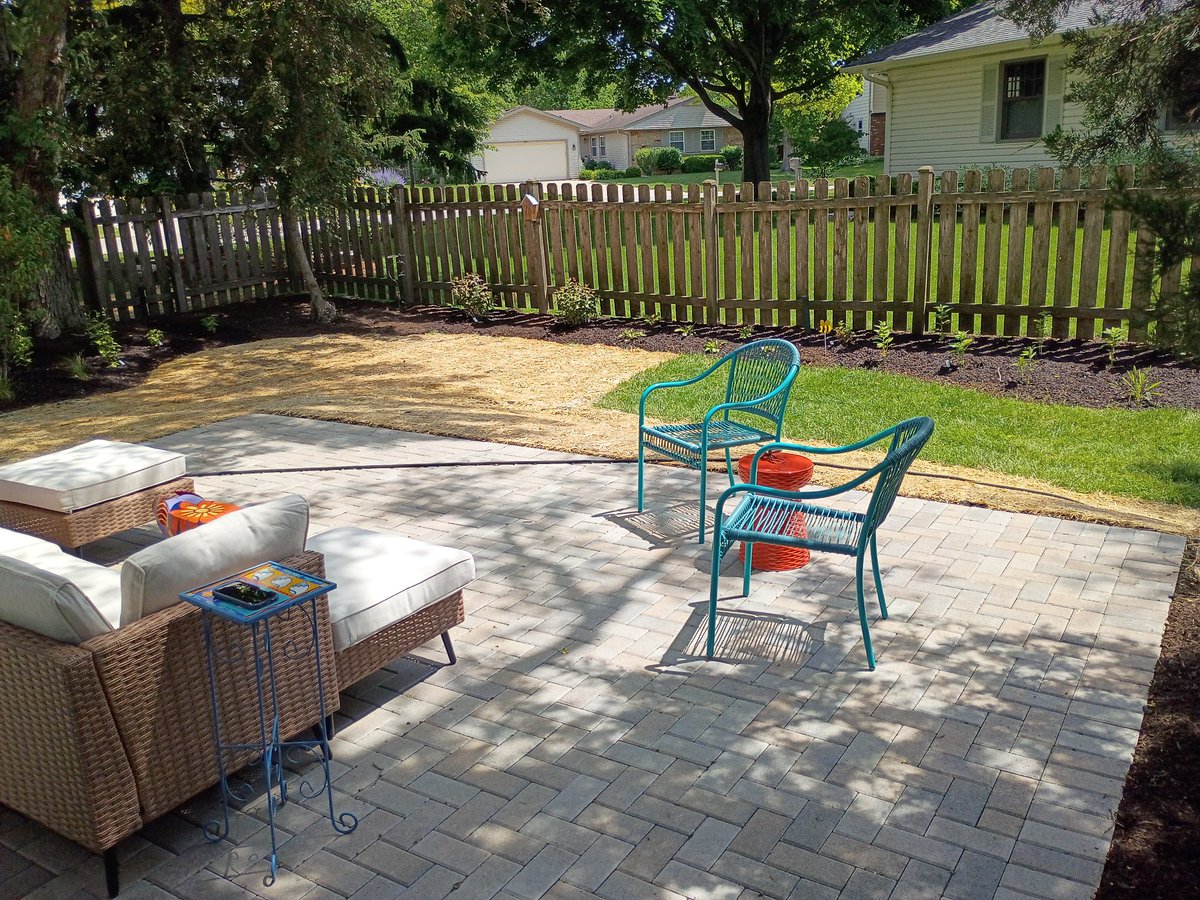 RobertCBoyce's tweet photo. New Patio and plantings in Buffalo Grove, a happy client ! https://t.co/zo2ZxupkhZ