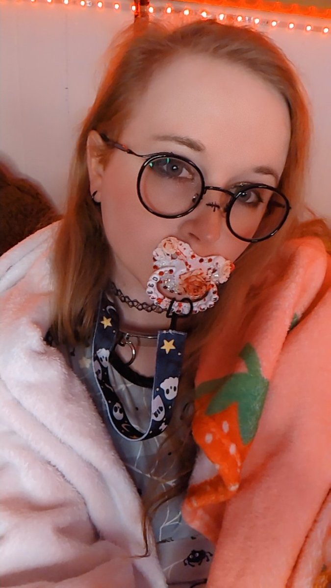 lilCabbagepatch's tweet photo. Literally just want someone to give me raspberries on my tummy and tell me I'm special. Is that too much to ask 😅 https://t.co/NWNlw3r8Xb
