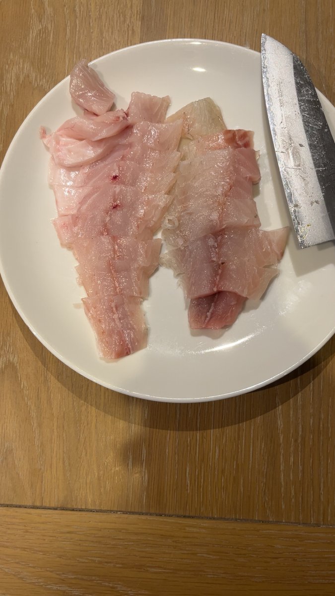 MPfounder's tweet photo. fresh anabolic juices 

training and lifemaxxing 

fresh raw seafood 

dopamine firing from real life 

sun in abundance

sleep maximised

life happens for me, not to me mindset

tutto passa

Nature always rewards you for living right. And summer is a great time to start stacking these rewards and maxxing your health.