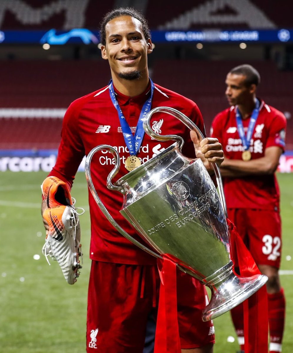 Inside_Locker42's tweet photo. At least my CB knows how to win a #champi̇onsleague https://t.co/DFcOAqCkLQ