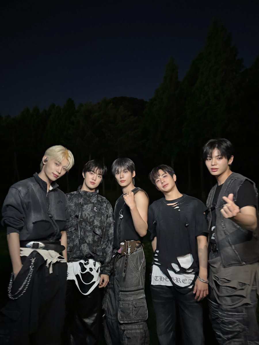 _KEITA_Fighting's tweet photo. GREEN COCERTもザパフォもだけど
毎年連続で出演させてくださりありがとうございます✨
それは素晴らしい生パフォーマンスを披露してくれるEVNNEのお陰だし駆けつけてくれる ENNVEのお陰だしジェリピのみなさんががんばってくれているからだと思うとすべてに感謝しかない
#EVNNE #이븐
#Greenconcert https://t.co/qFmQ76YeLD