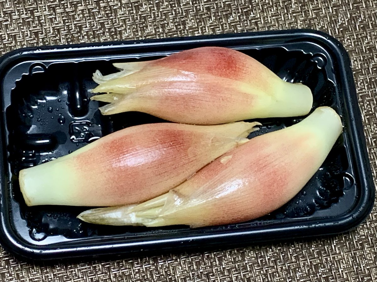 @もつ tweet media