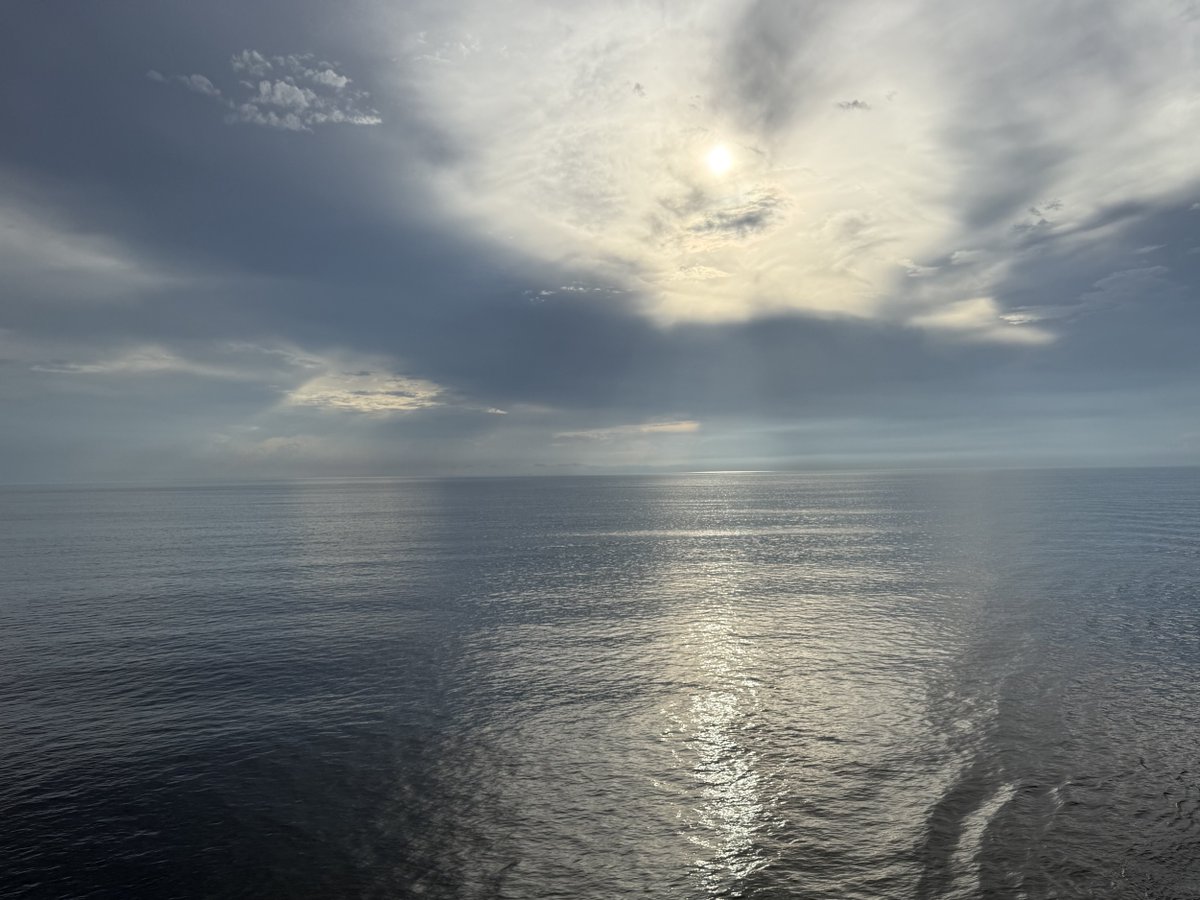 DonHelbig's tweet photo. Nothing but open water and the promise of adventure ahead. https://t.co/ckUUxFV5qI