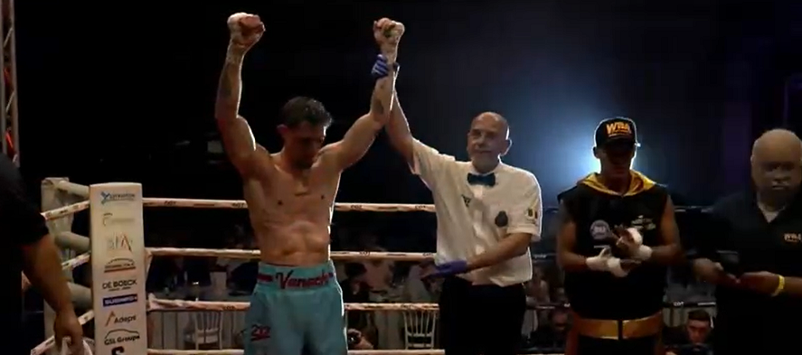Ye9or's tweet photo. Antoine Vanackere beat Jesus Correa by UD. 95-92.  Vanackere down in rd 4. Correa deducted 2 points for throw away a mouthguard (3 times) and hitting after the stop command in rd 7 https://t.co/4J8ieJtWIt