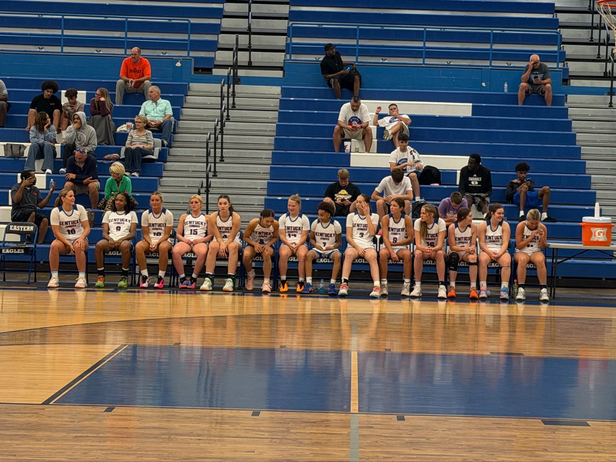 brickeyscott's tweet photo. 🏀🚨JUNIORS with the WIN🚨🏀

Proud DAD! It was awesome 👀 @BrynnBrickey compete on the court with so much talent.  KY’s JUNIOR class is LOADED and all of these ladies represented WELL.  

TAKE IT TO THE hoosiers TOMORROW!

@SOHSGirlsBB @LexCrossover @alyxwhite_ @vaughtsviews @Shoot360LOU @TA32ksu @NateInSports @kyhighs @KYAllStarGame @PGHdavidKY 
@ProspectShowcse @AYSABasketball @MMBR_CoachGBell @HoopsRecruitUSA