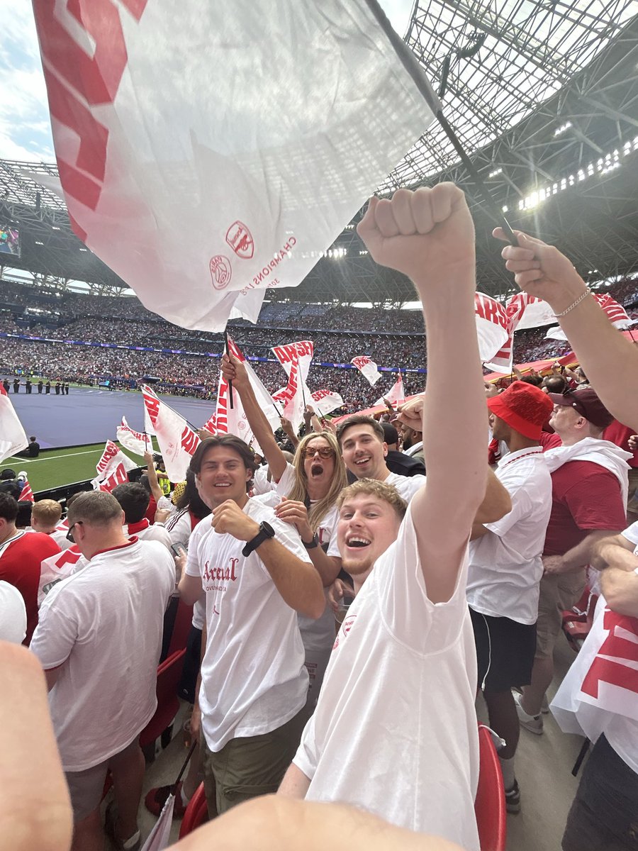 Claudiorampling's tweet photo. AFC! https://t.co/YPLeLuZctl