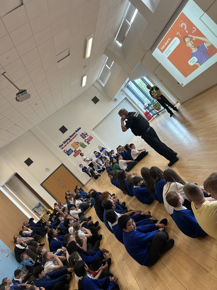 GatewayFCAT's tweet photo. Thank you to our local @LancsPolice PCSOs for delivering a knife crime workshop for our Year 5 &amp; 6 pupils. At BGA, inclusion &amp; personal development drive everything we do! We prepare our pupils for the real world by giving them the confidence to make positive, safe choices! https://t.co/rU22f3aIZh