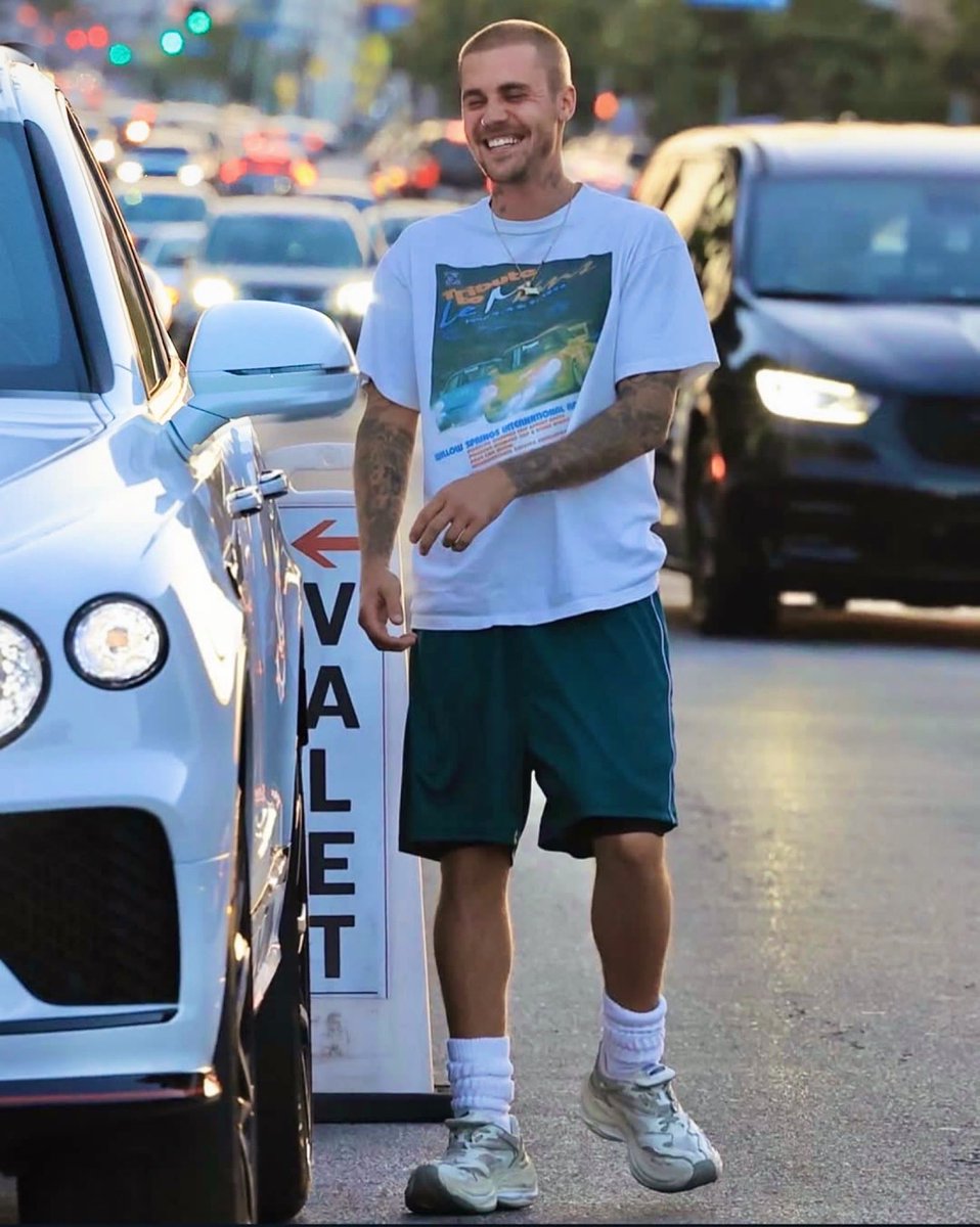 Emjaybiebs's tweet photo. my favorite smile https://t.co/q0fMM9vnki
