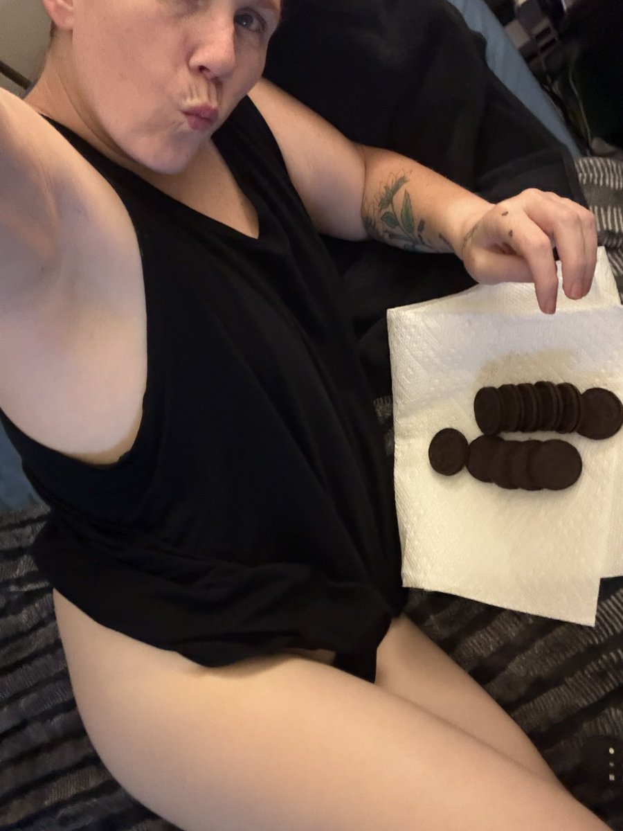 GGoddess30's tweet photo. You know you want the cookies tribute then send again https://t.co/b9omYVFTfc