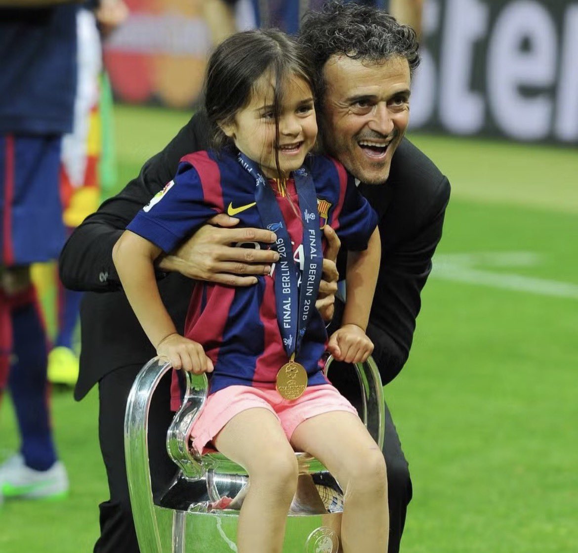 BarbaraMcMahon8's tweet photo. For Xana 🩷💙❤️#PSG https://t.co/N6gfPFEi3A