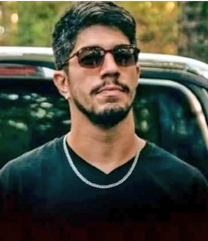 LunaGitana0333's tweet photo. Este asesino no actuó solo, tratar de embarrar la cancha también te convierte en culpable.
Este elemento ya había retenido a una chica que se escapó desnuda pidiendo ayuda de esa misma casa y estuvo solo 15 días preso.
Que caigan todos, sean quienes sean.
#Agostina https://t.co/LQq1CwnpjW