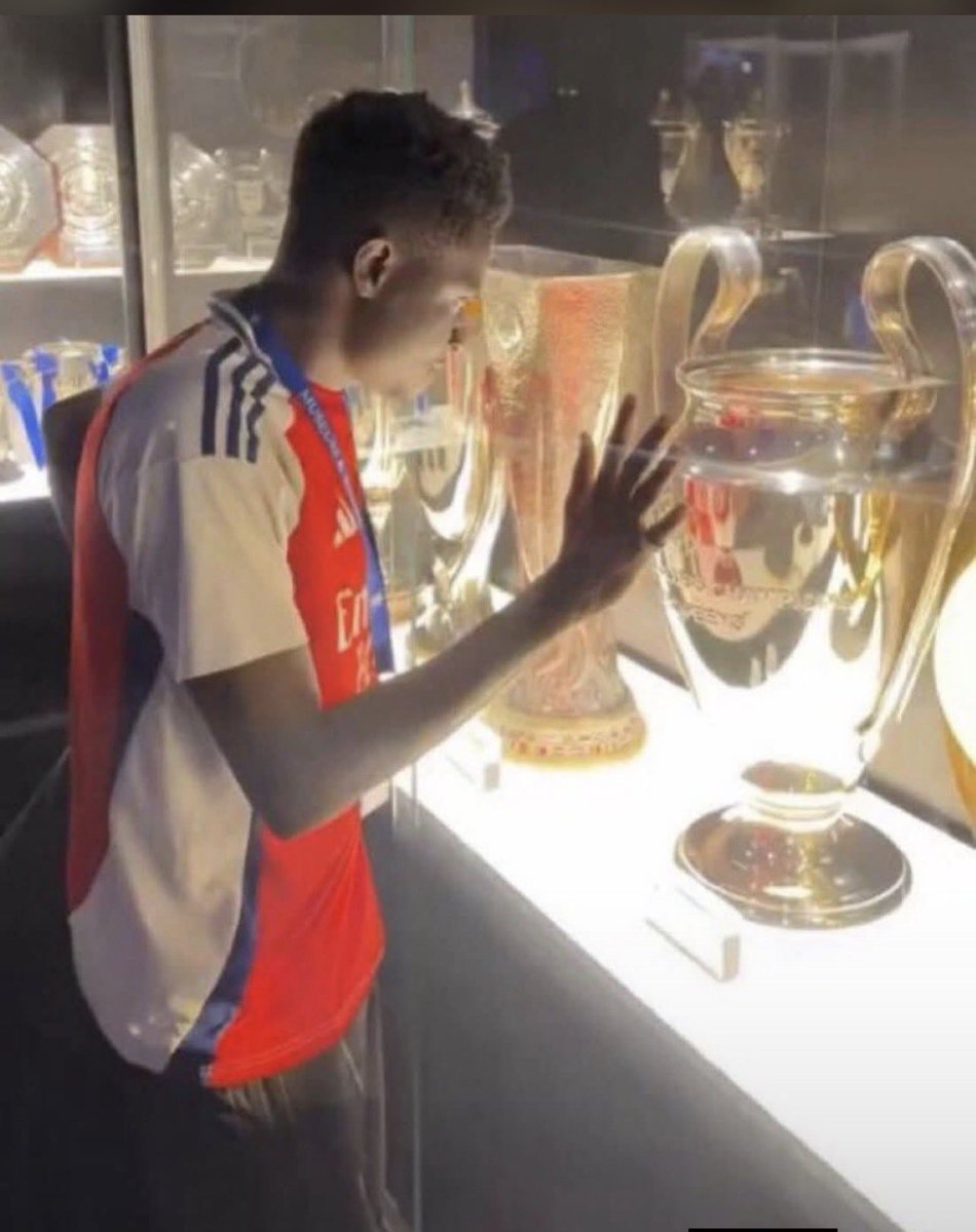 Dapeaq's tweet photo. Till he joined Arsenal😭 https://t.co/iYAhLJAHF2