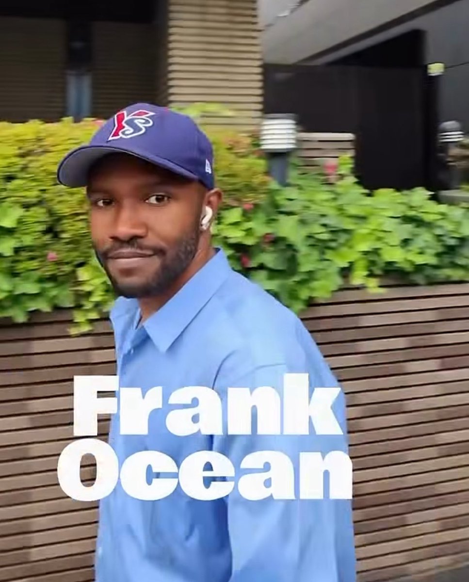 990style's tweet photo. Frank Ocean まさかのヤクルトファンやったんか https://t.co/oa6leO596N