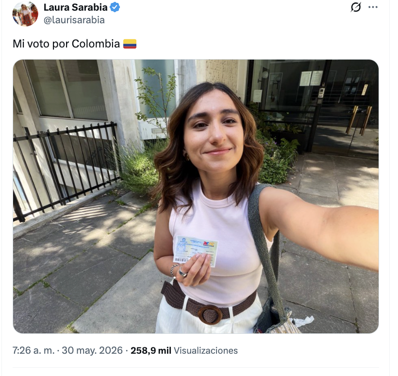 dmarcordoba's tweet photo. Se fueron cuatro años y no le contó al país y a la Fiscalía cuánto dinero había en maletas en su casa y que se "desaparecieron" 

¿Por qué tenía maletas con plata en su casa?
¿Cuánto había en dinero?
¿Cuál era la procedencia del dinero?
¿A quién pertenecía esa plata?
¿Por qué sometieron al polígrafo a su niñera?
¿Cuál es la verdad de la muerte del Cnl Dávila?
