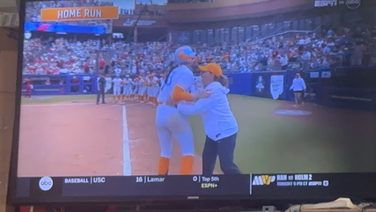 HiltonHead70's tweet photo. Is that legal? 🤔 #wcws #walkoff https://t.co/pA7Ta3clcr