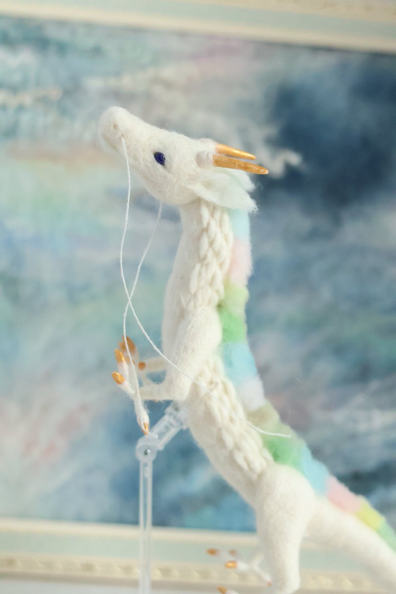こちらの羊毛フェルトの虹龍さんはまだお迎え待ってます✨ 気になる方